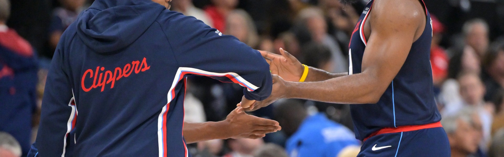 开云下载-哈登快船生涯第8场比赛30+10助攻 队史第二多 仅次于保罗