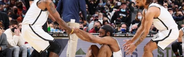 开云体育官网-篮网三巨头想合体咋就这么难？欧文不打疫苗心不变